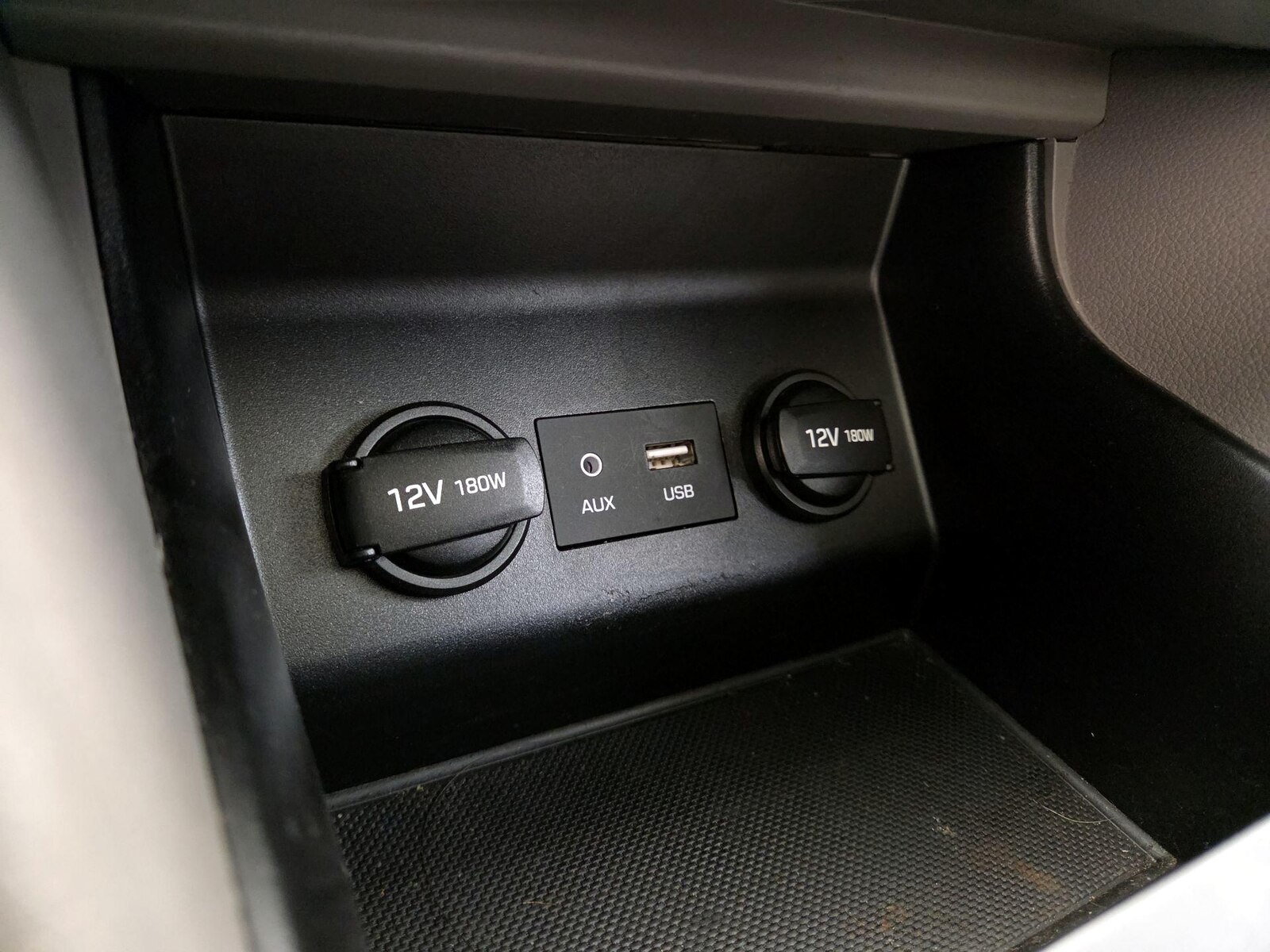 Elantra - Image 8